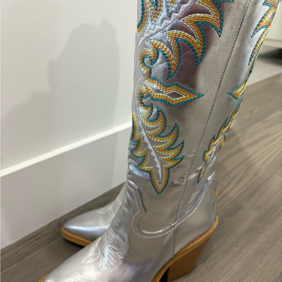 Metallic Western Knee High Cowgirl Boots Silver with Embroidery Women Size 7 & 6 - Picture 11 of 14